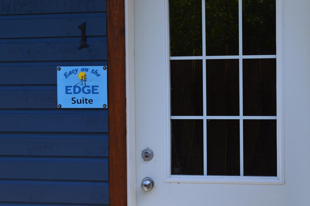 Easy On The Edge Ucluelet Exterior foto