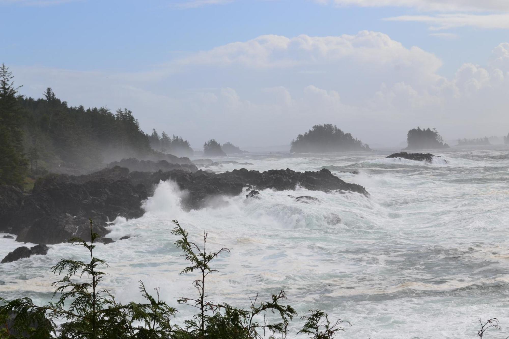 Easy On The Edge Ucluelet Exterior foto
